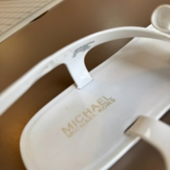 Michael Kors Kayden white jelly bow thong sandal - Picture 3 of 4